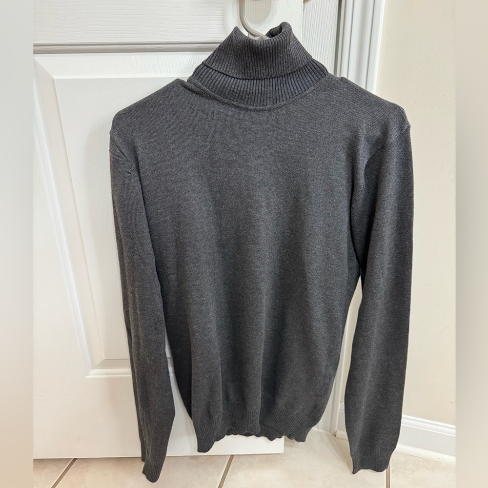 VG grey men's turtleneck sweater